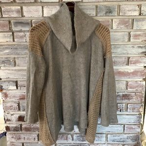 Mystree cowl neck or turtleneck sweater. Small. Great condition.